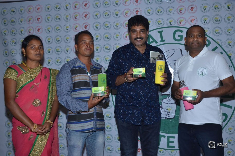 Rajeev-Kanakala-Launches-Chai-Guru-Herbal-Tea-Master-Product